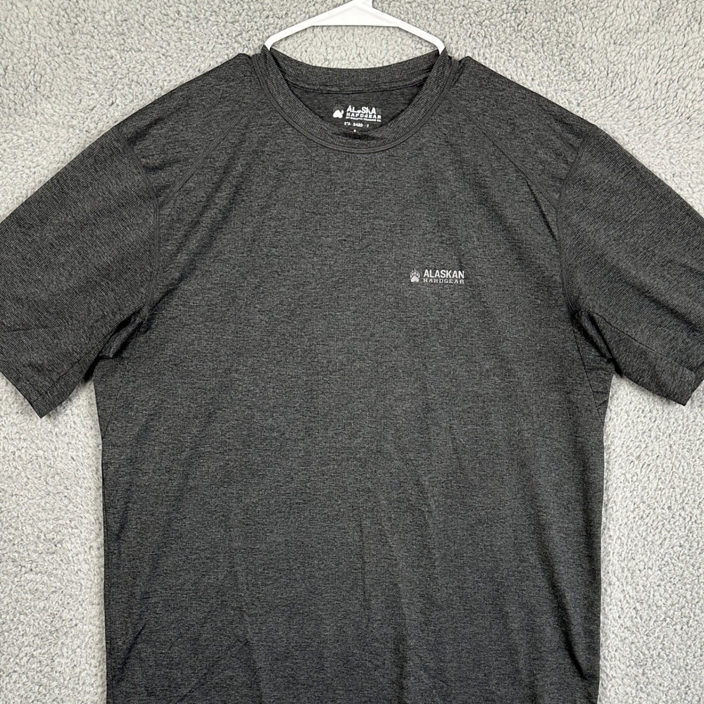 Alaskan Hard Gear T-Shirt Crew Neck Tee Mens Medium Dark Gray Short Sleeve Logo